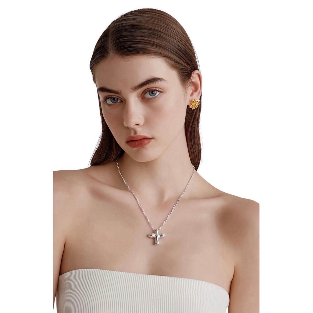TIFFANY & CO Dove Bird Cross Sm Pendant Necklace 16" Sterling Silver Pouch & Box - Picture 4 of 11